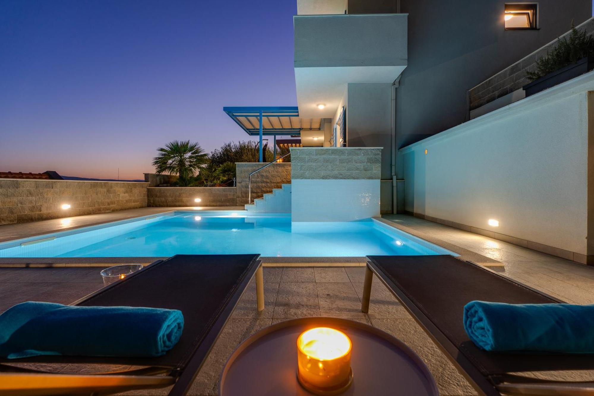 Villa Allegra With 32Msq Heated Pool, 300M Far From Sandy Beaches, Open Sea View Omiš Eksteriør bilde