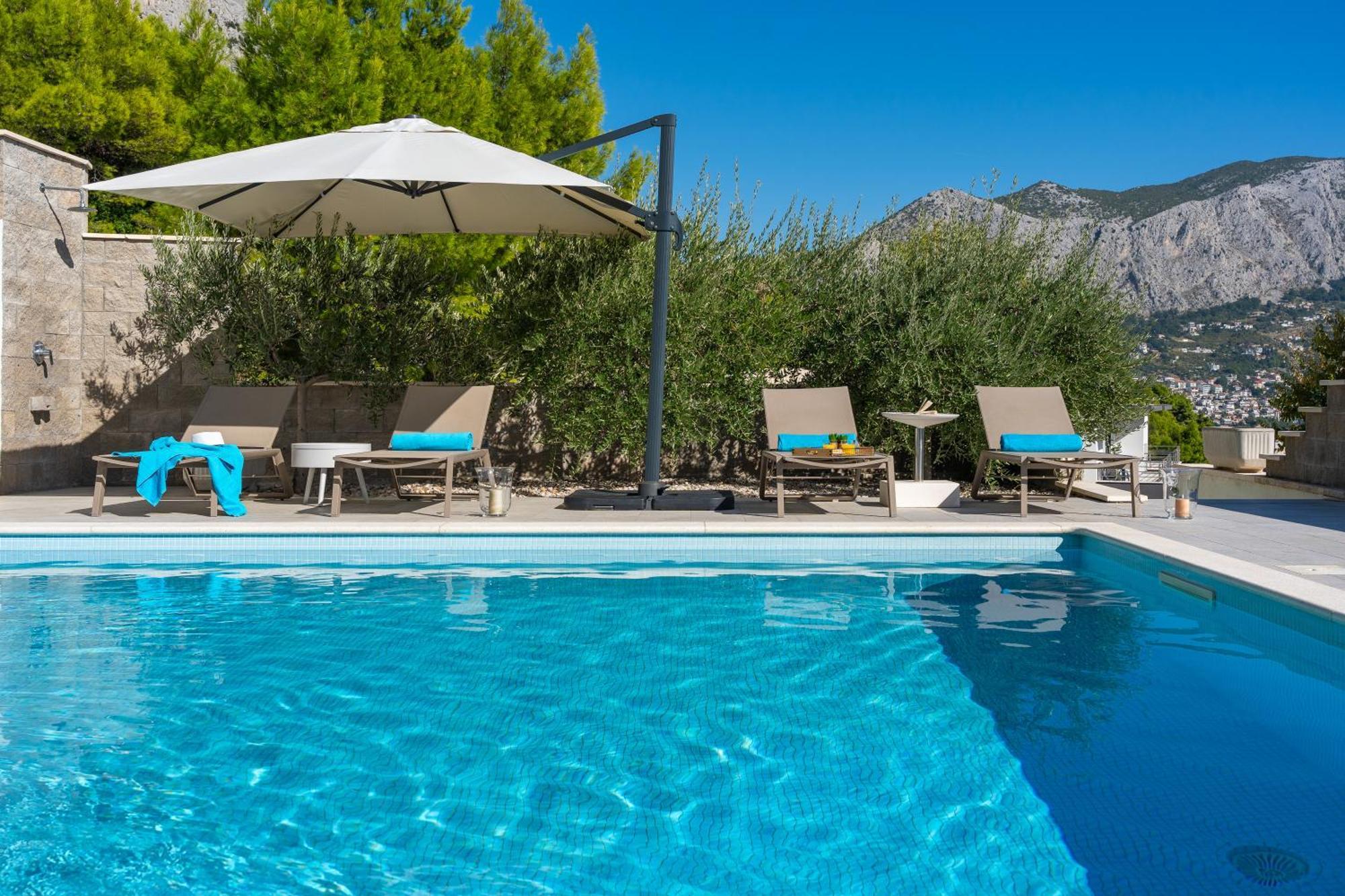 Villa Allegra With 32Msq Heated Pool, 300M Far From Sandy Beaches, Open Sea View Omiš Eksteriør bilde