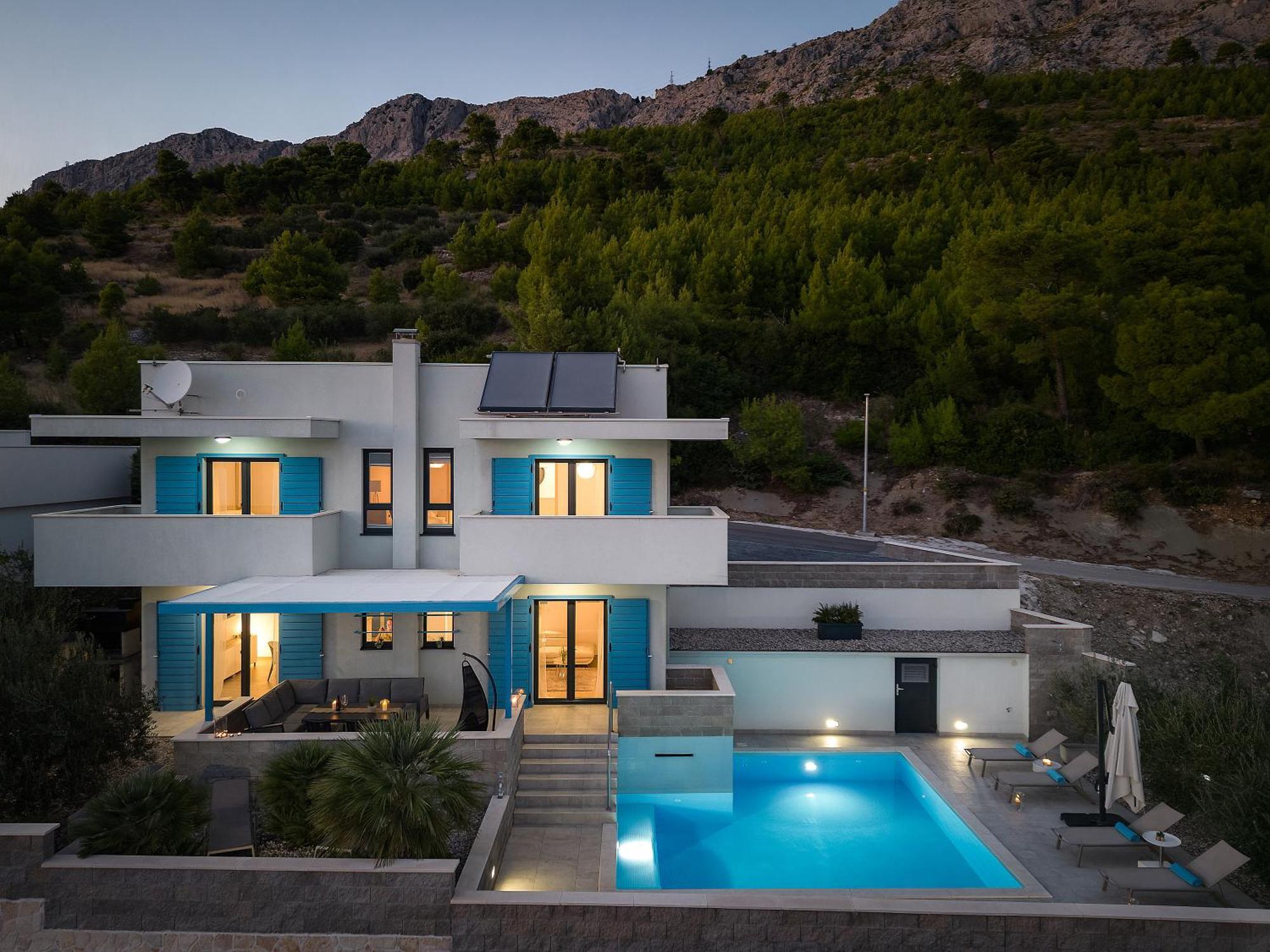 Villa Allegra With 32Msq Heated Pool, 300M Far From Sandy Beaches, Open Sea View Omiš Eksteriør bilde