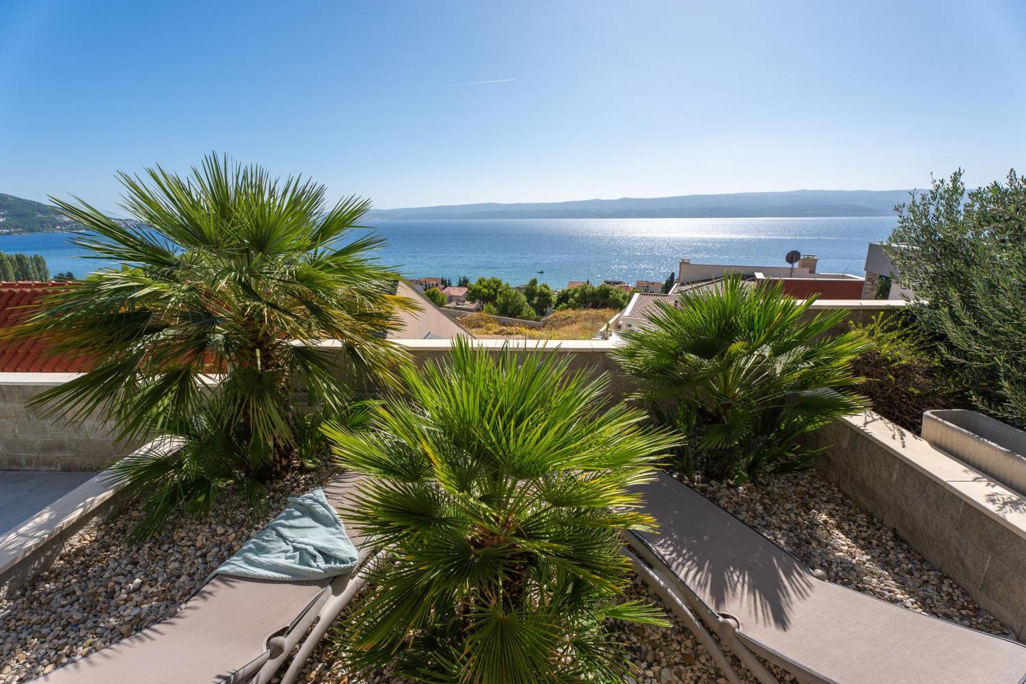 Villa Allegra With 32Msq Heated Pool, 300M Far From Sandy Beaches, Open Sea View Omiš Eksteriør bilde