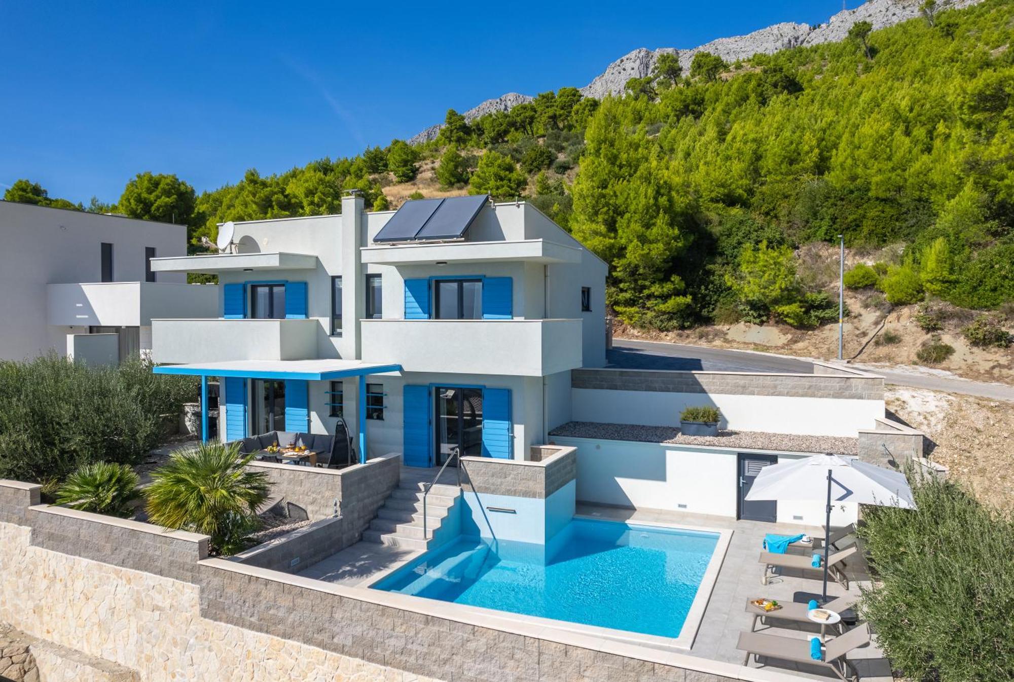 Villa Allegra With 32Msq Heated Pool, 300M Far From Sandy Beaches, Open Sea View Omiš Eksteriør bilde