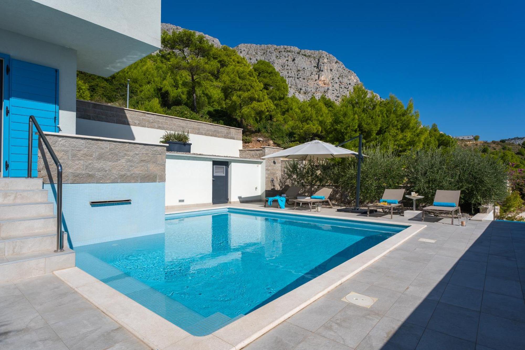 Villa Allegra With 32Msq Heated Pool, 300M Far From Sandy Beaches, Open Sea View Omiš Eksteriør bilde