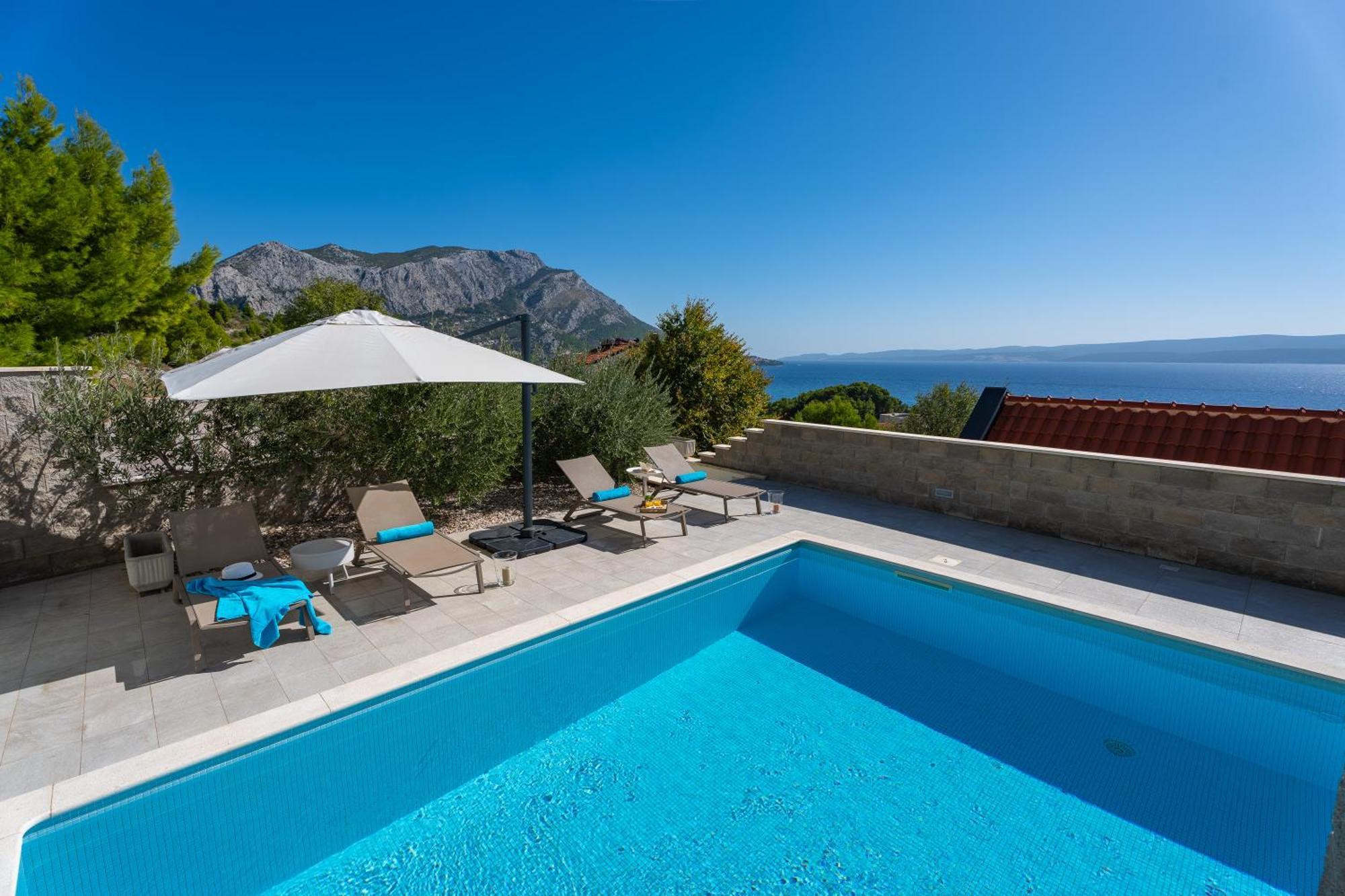 Villa Allegra With 32Msq Heated Pool, 300M Far From Sandy Beaches, Open Sea View Omiš Eksteriør bilde