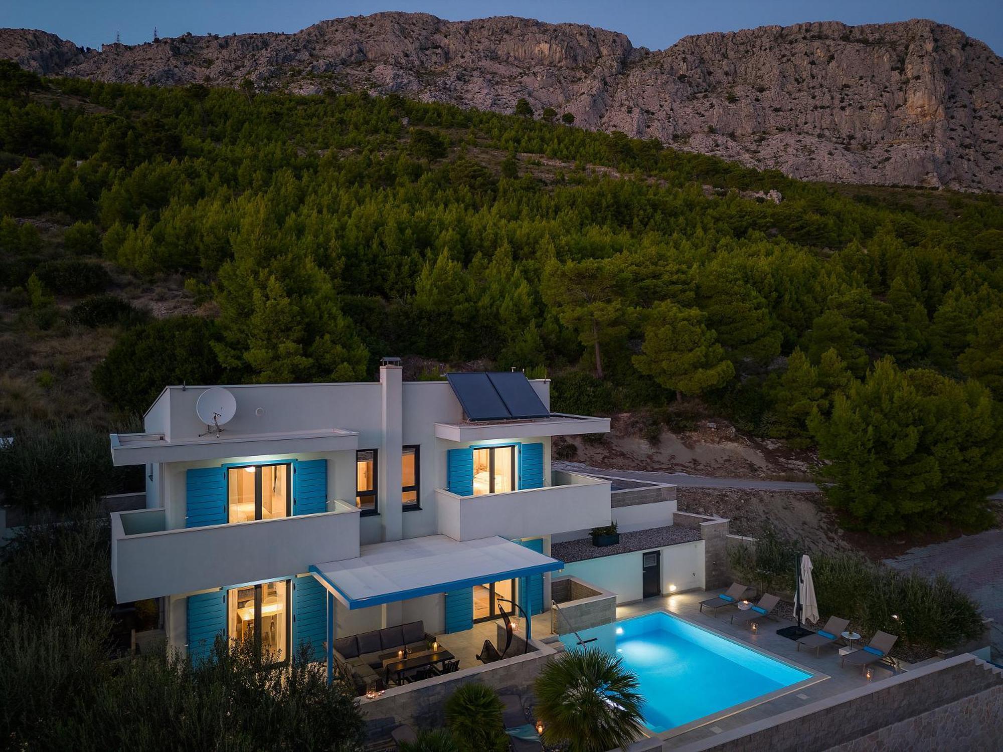 Villa Allegra With 32Msq Heated Pool, 300M Far From Sandy Beaches, Open Sea View Omiš Eksteriør bilde